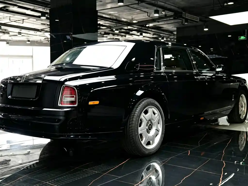 Rolls-Royce Phantom — миниатюра 5