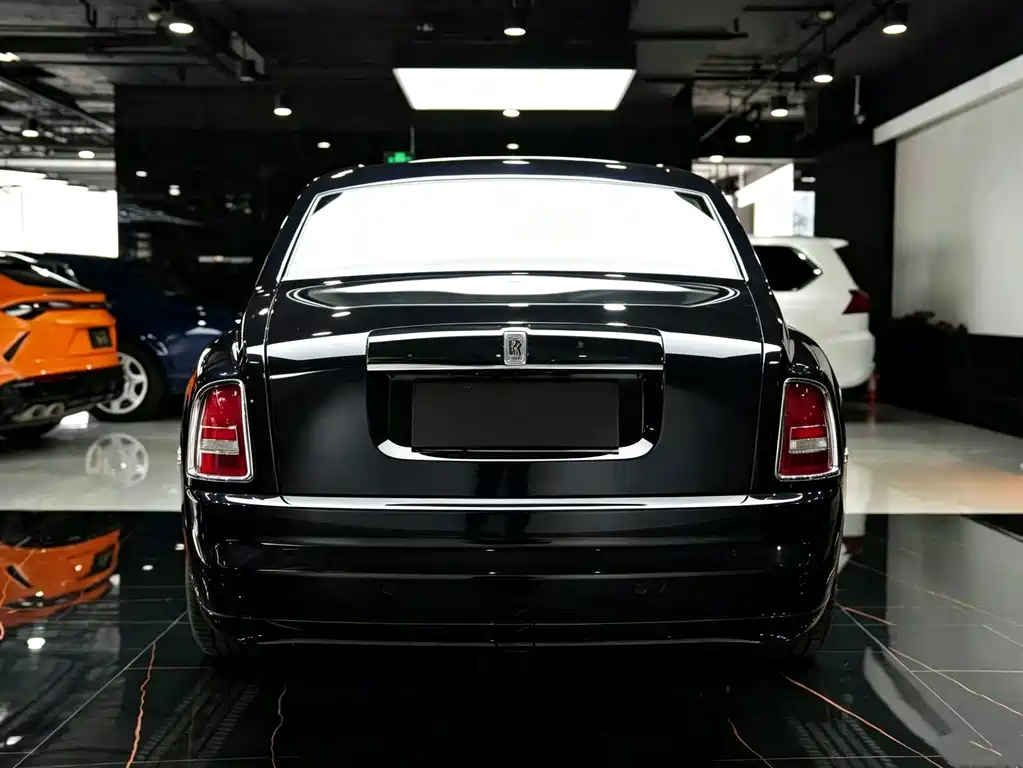 Rolls-Royce Phantom — миниатюра 6
