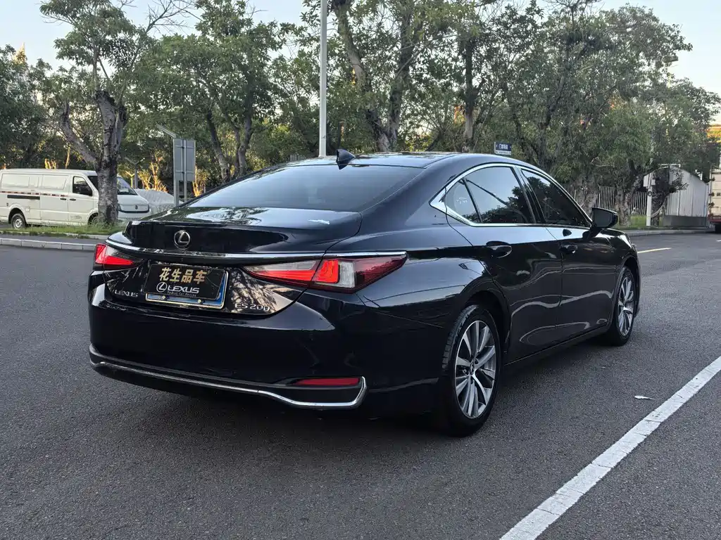 Lexus ES 2020 200 Luxury