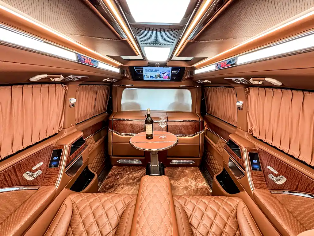 Mercedes-Benz V-Class 2021 — фото 14