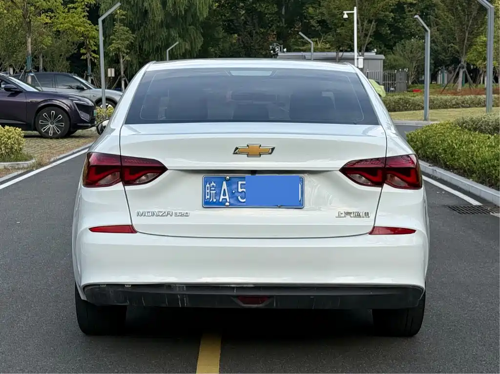 Chevrolet Monza — миниатюра 5