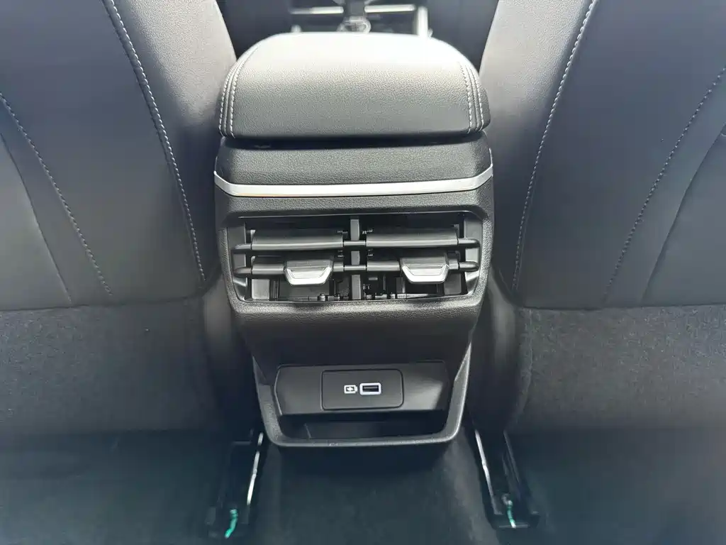 Geely Emgrand — миниатюра 15