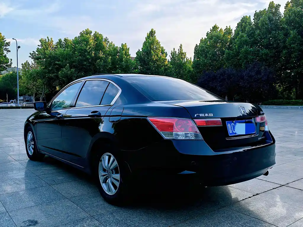 Honda Accord — миниатюра 18
