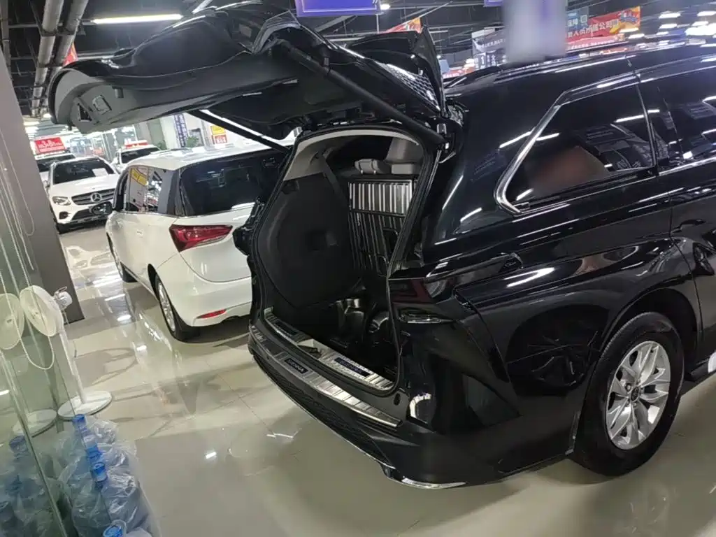 Toyota Granvia — миниатюра 19