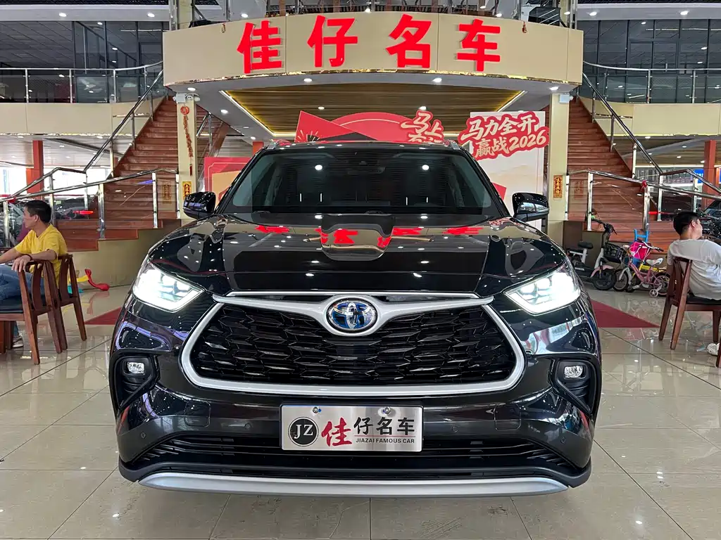 Toyota Highlander 2022 2.5L Luxury 7 мест