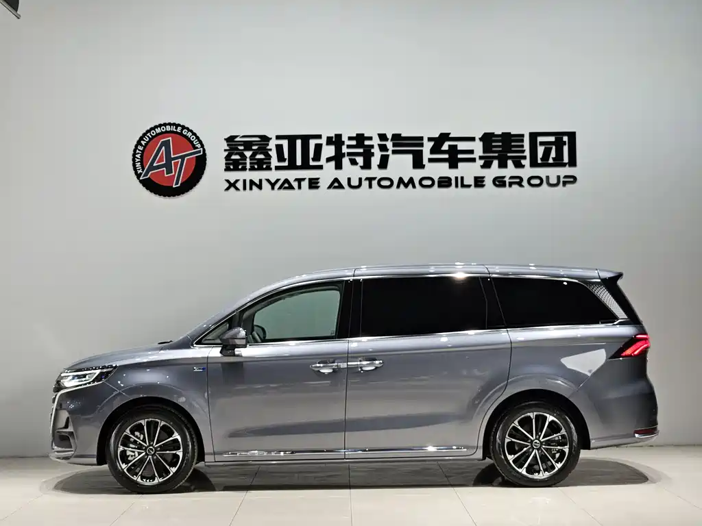 Roewe iMAX8 2023 400TGI