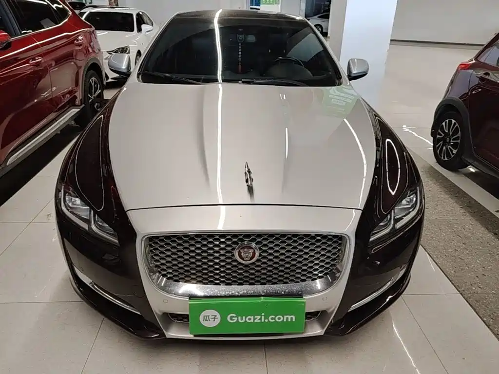 Jaguar XJ — миниатюра 3