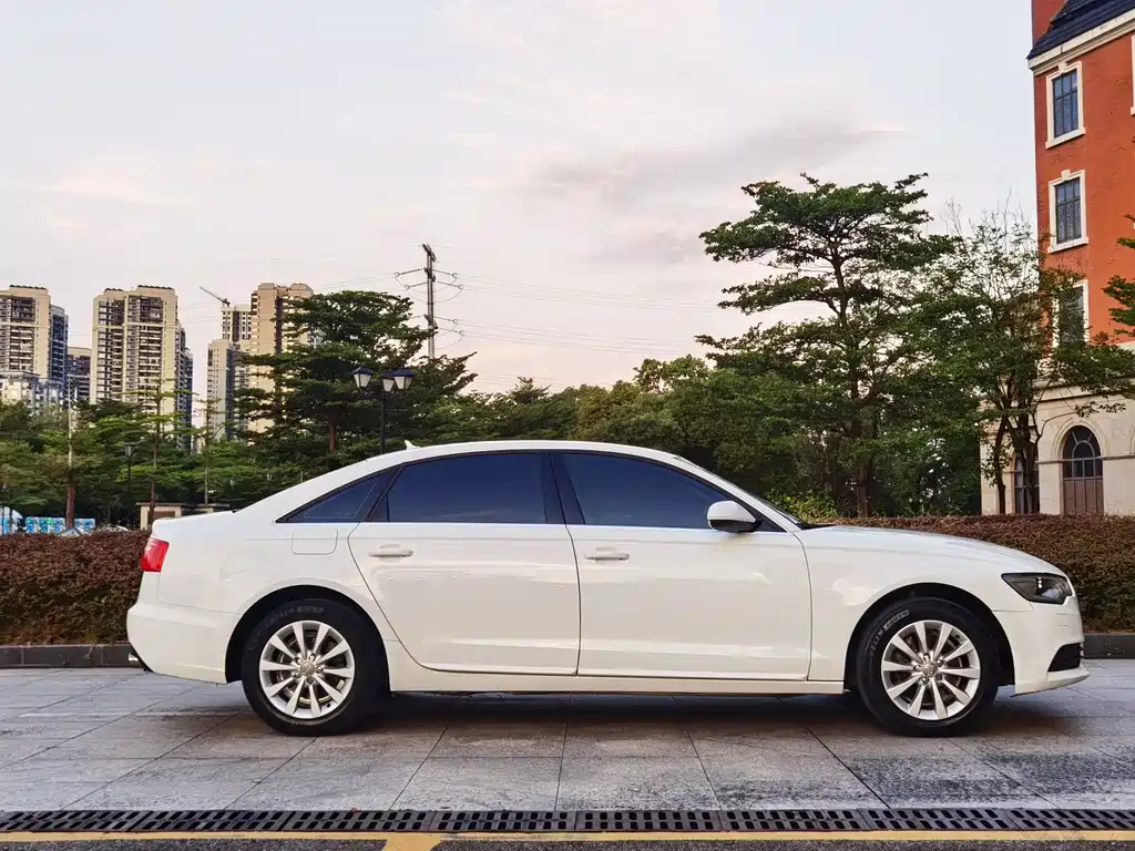 Audi A6L — миниатюра 7