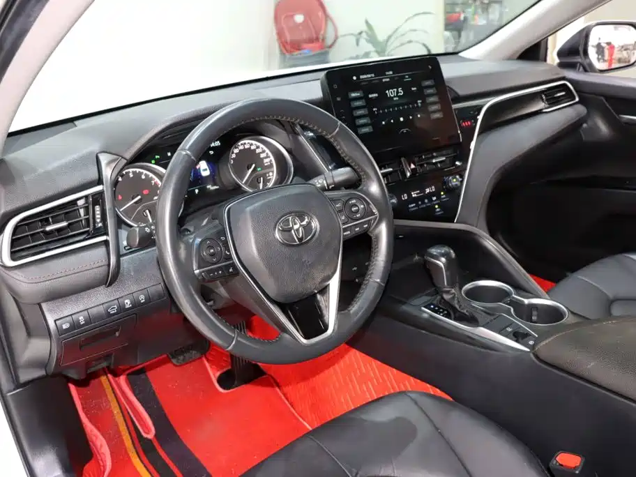 Toyota Camry — миниатюра 10