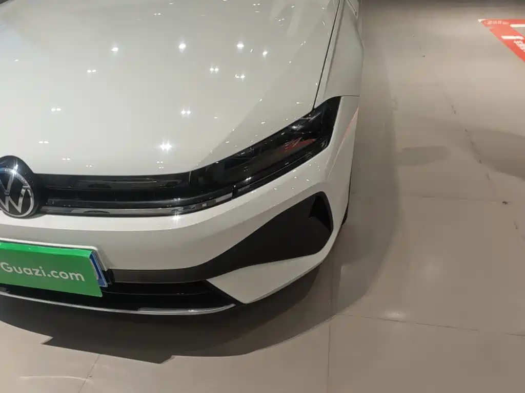 Volkswagen Sagitar — миниатюра 24