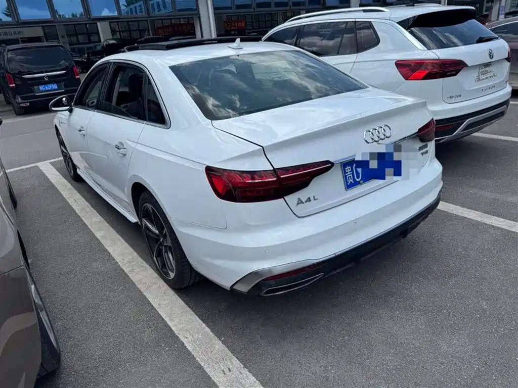AUDI A4L