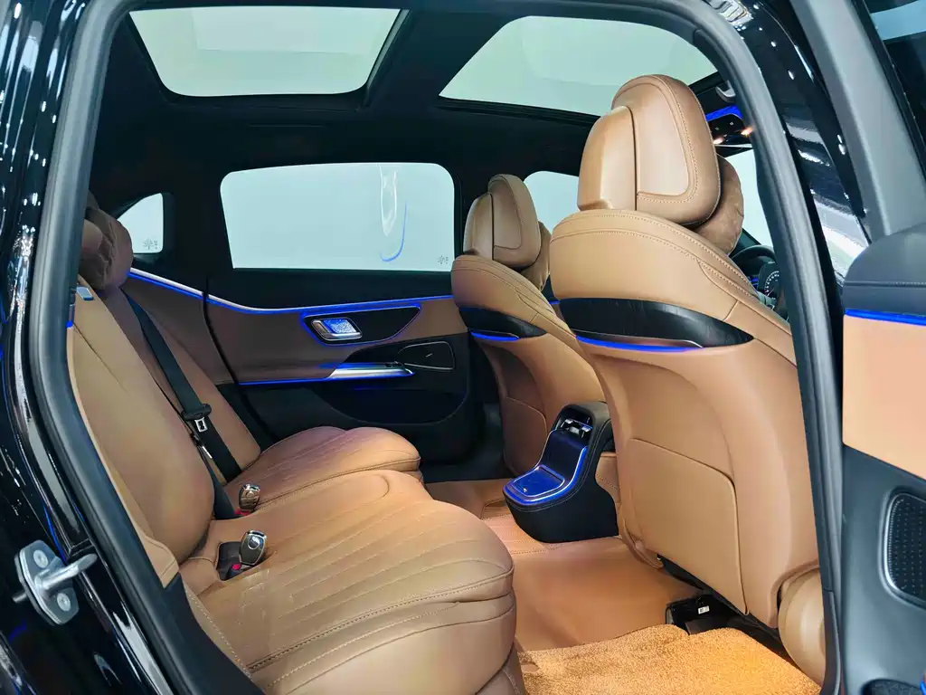 Mercedes-Benz E-Class — миниатюра 29