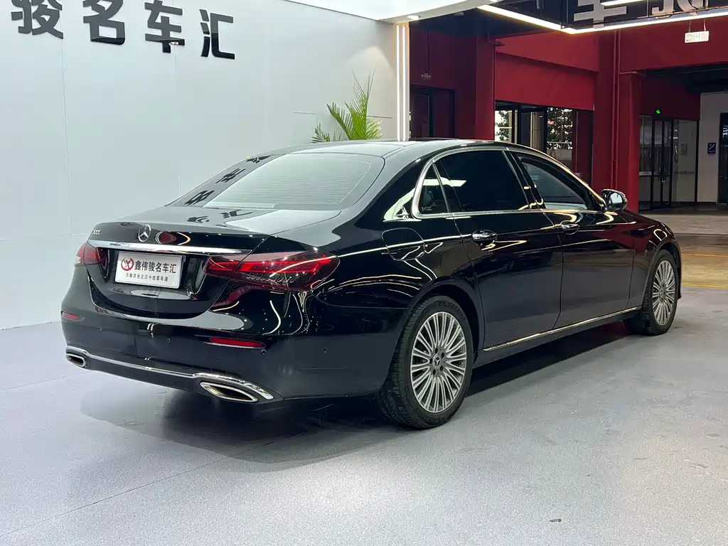 MERCEDES-BENZ E CLASS