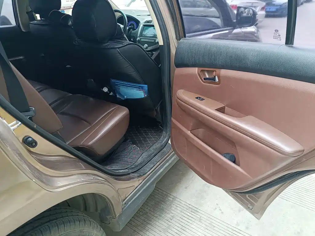BYD S6 — миниатюра 7