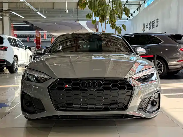 AUDI S5