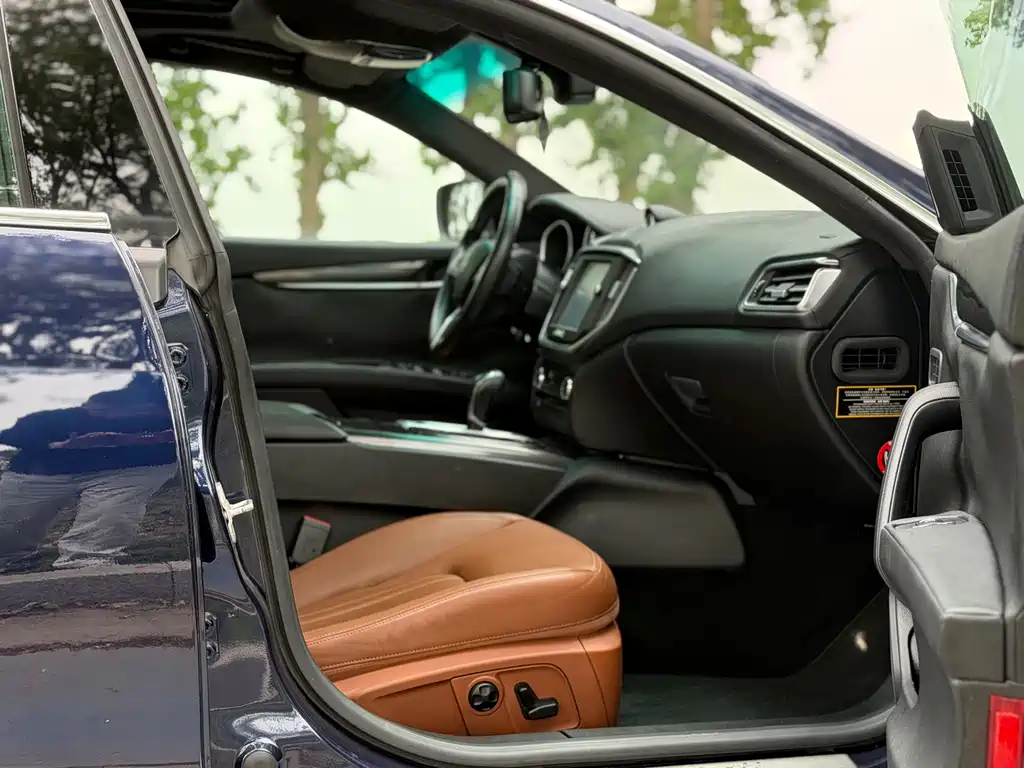Maserati Ghibli 3.0T Standard Edition, фото 10