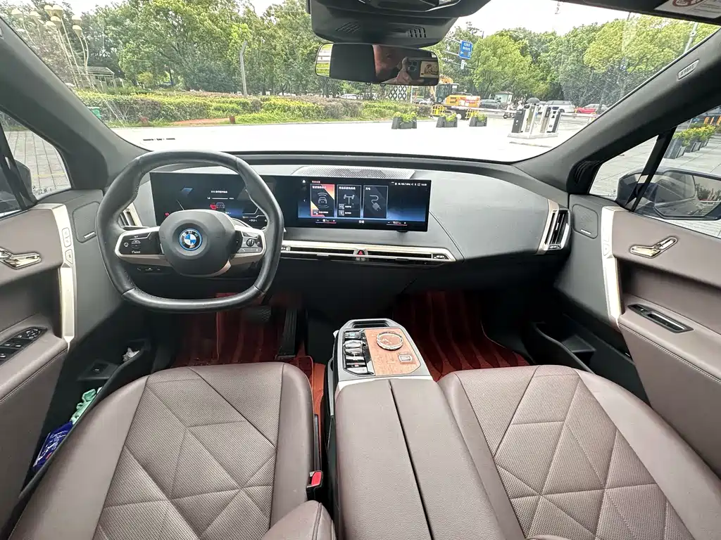 BMW iX — миниатюра 10