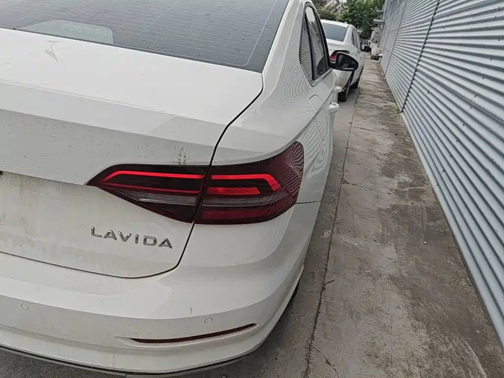 Volkswagen Lavida — миниатюра 8