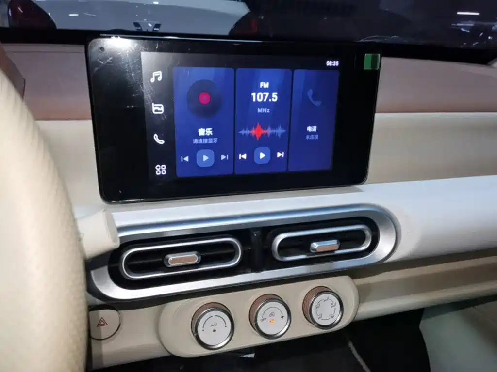 Wuling MINIEV — миниатюра 13