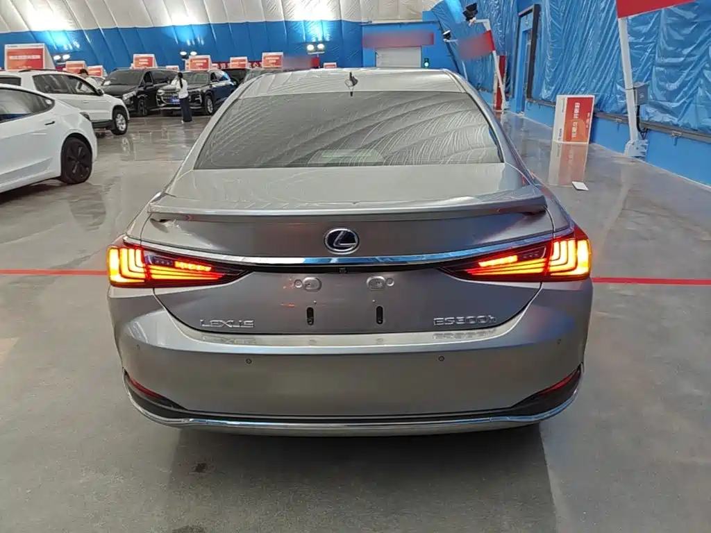 Lexus ES — миниатюра 6