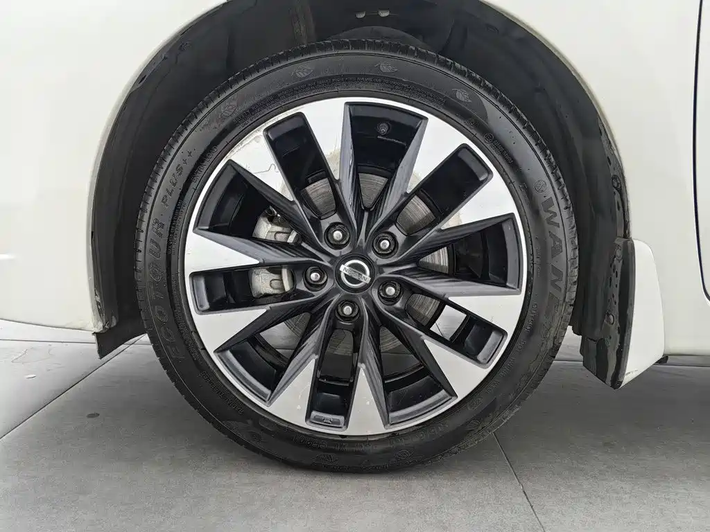 Nissan Bluebird — миниатюра 17