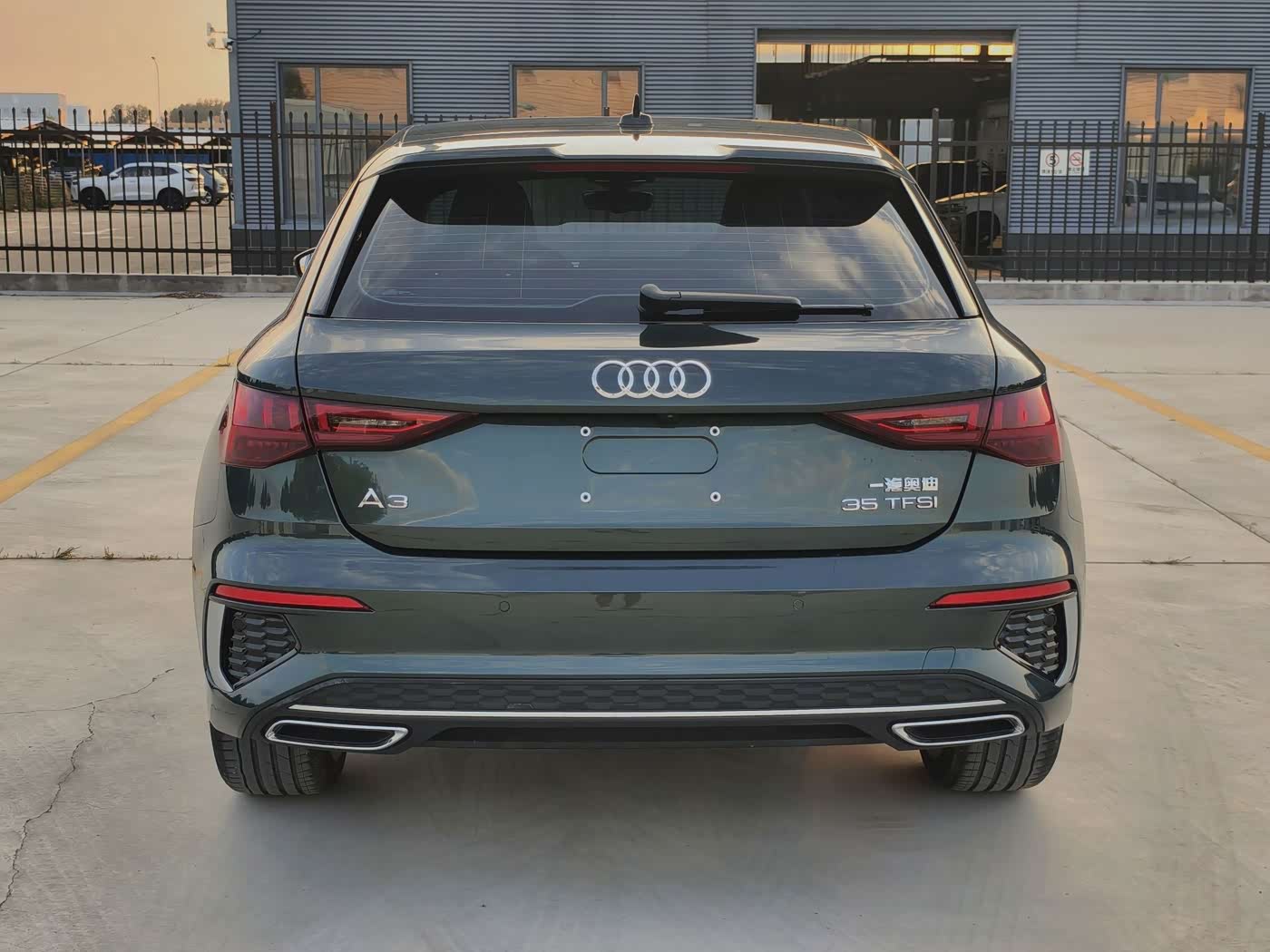 Audi A3 1.4 л 2023 г. Зелёный, пробег 17000 км