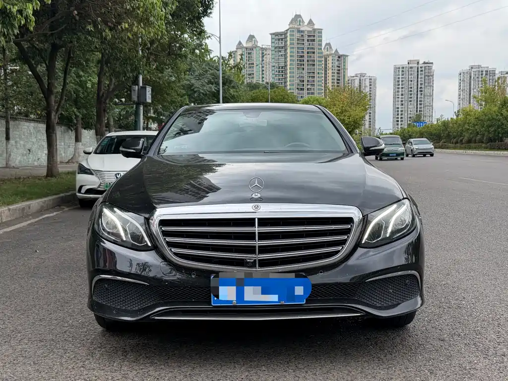 Mercedes-Benz E-Class — миниатюра 2