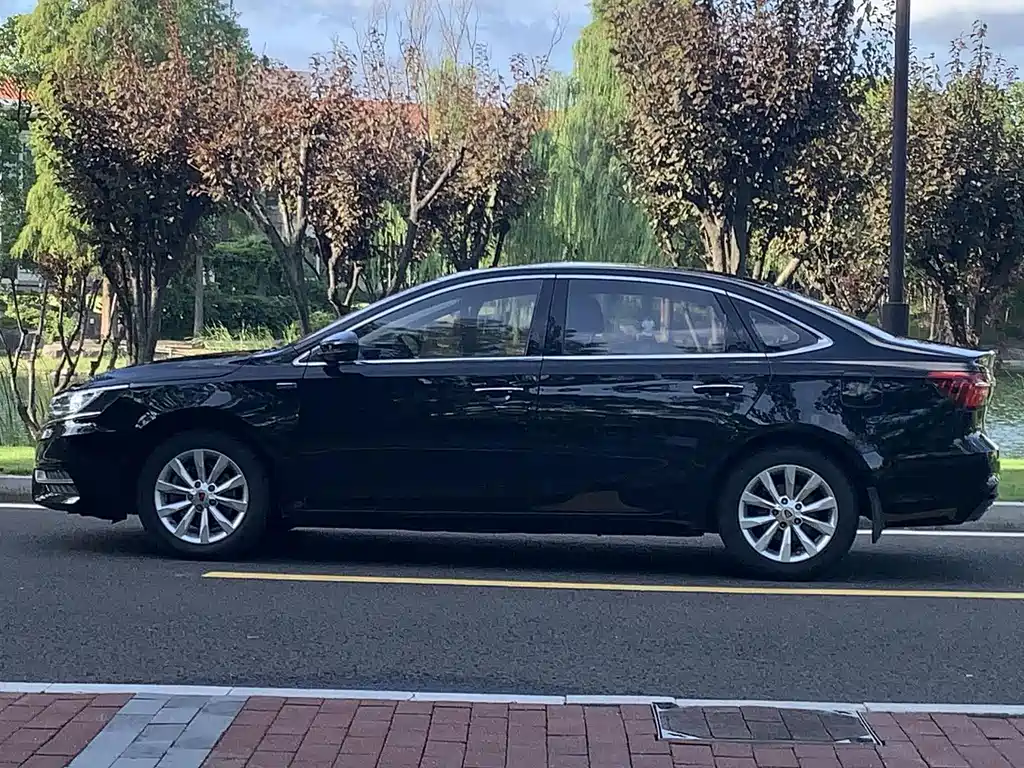 Roewe i6 Classic — миниатюра 4
