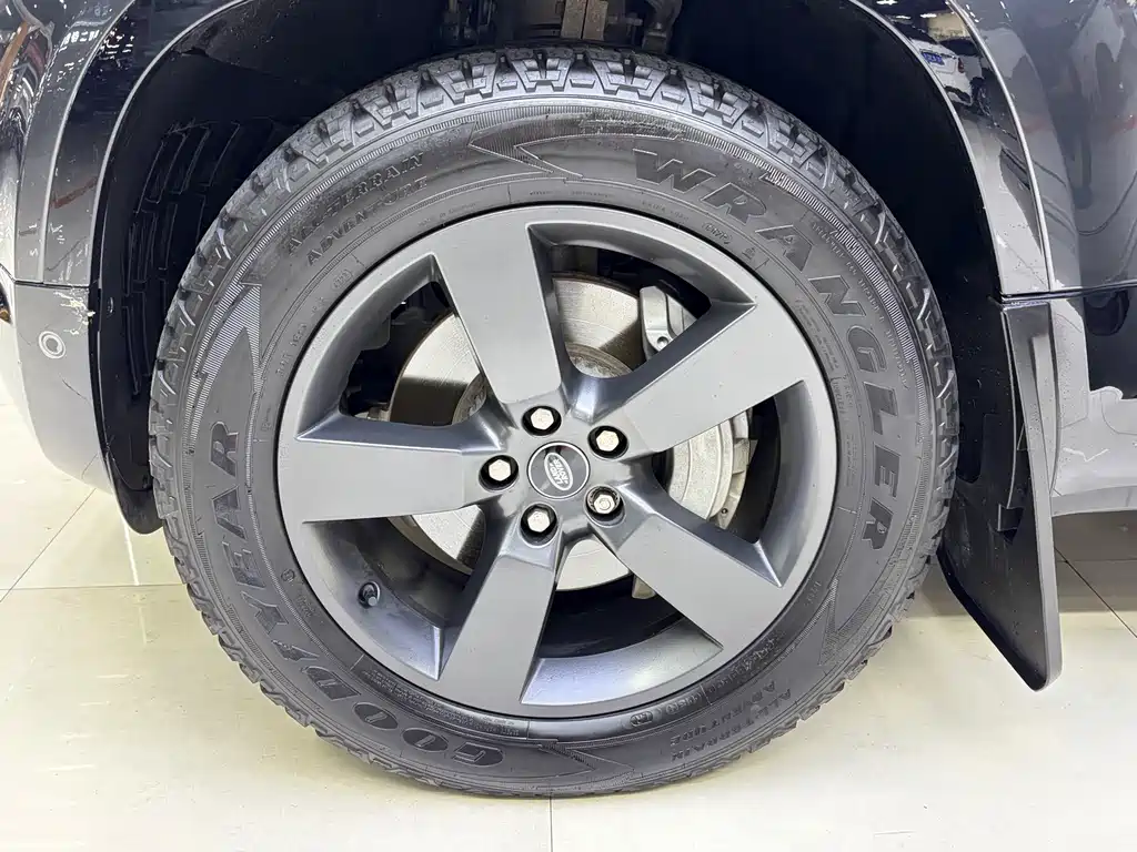 Land Rover Defender — миниатюра 9