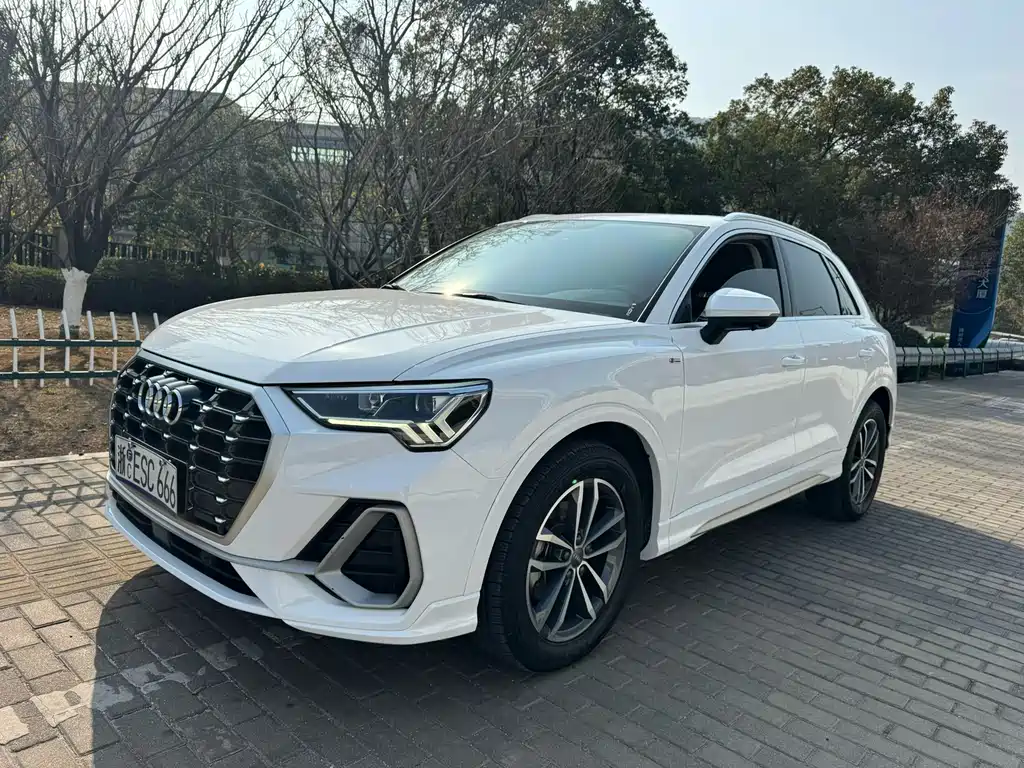 Audi Q3 2021