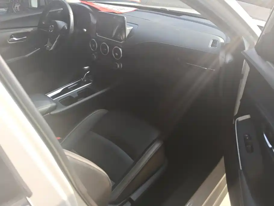 Nissan Sylphy — миниатюра 8