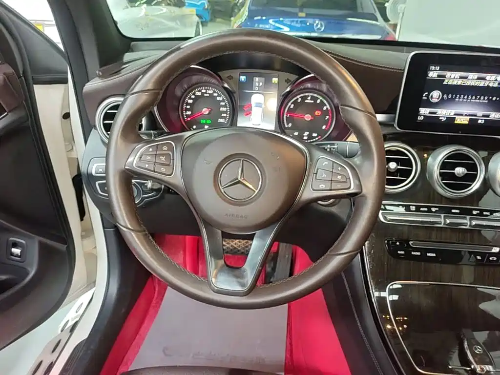 Mercedes-Benz GLC — миниатюра 11