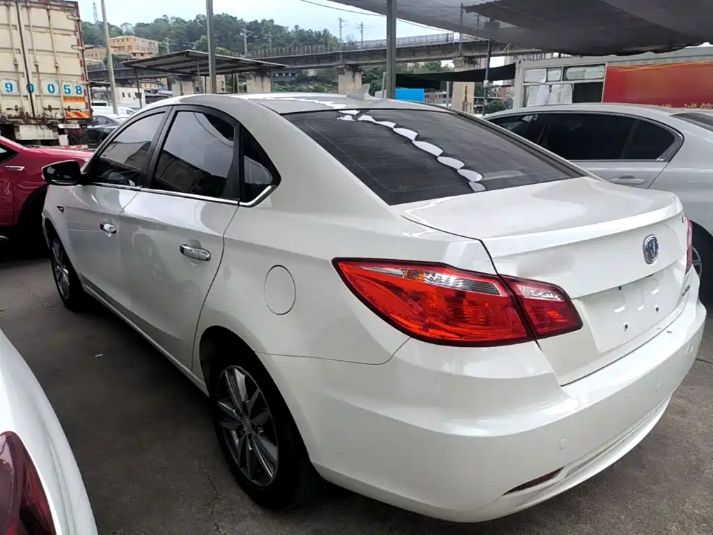 Changan Eado — миниатюра 5