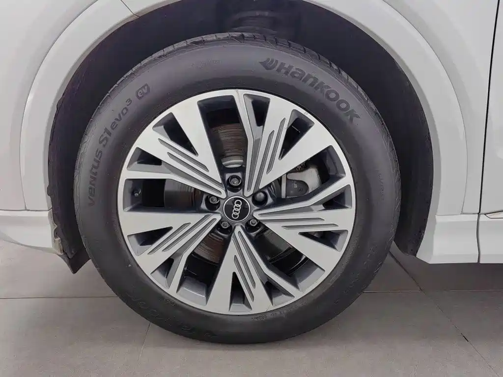 Audi Q4 e-tron — миниатюра 17