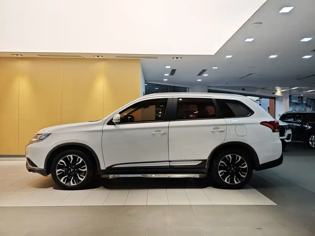 Mitsubishi Outlander 2019 2.0L Enjoy 5 мест VI