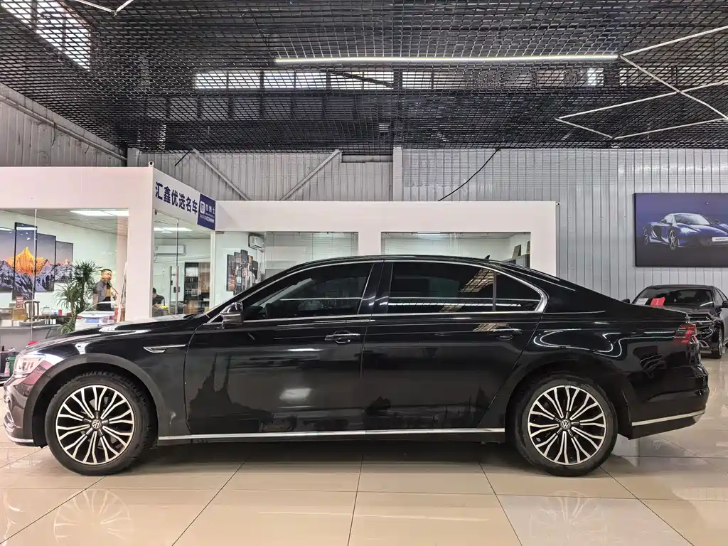 Volkswagen Phideon — миниатюра 4