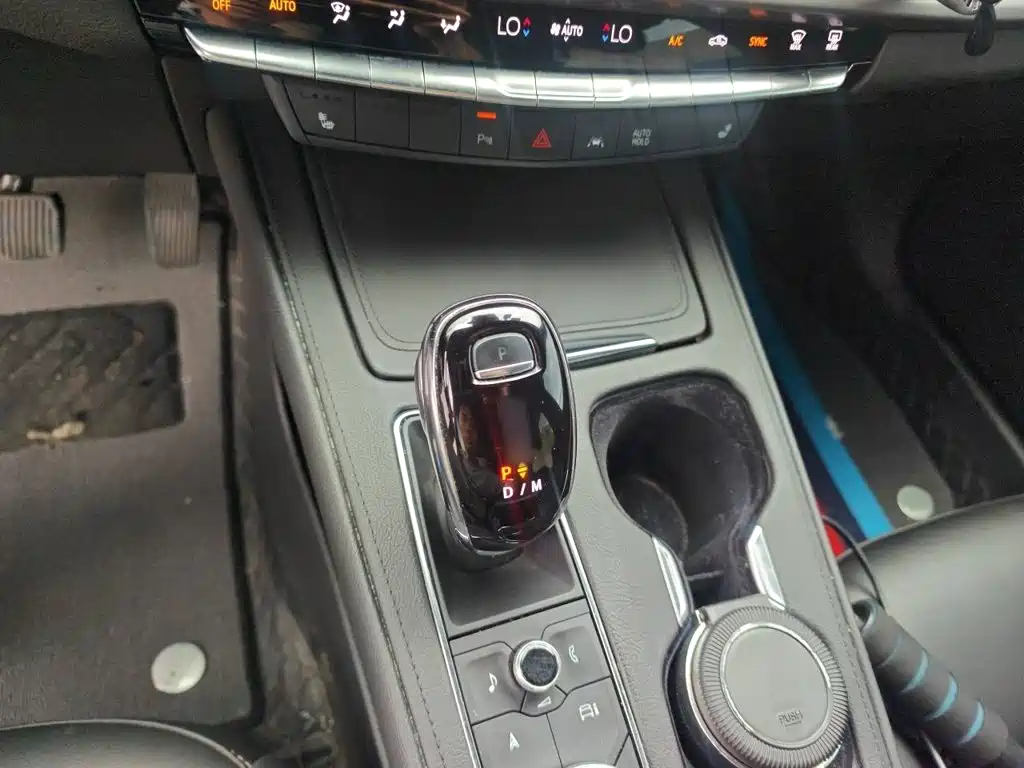 Cadillac XT4 — миниатюра 7