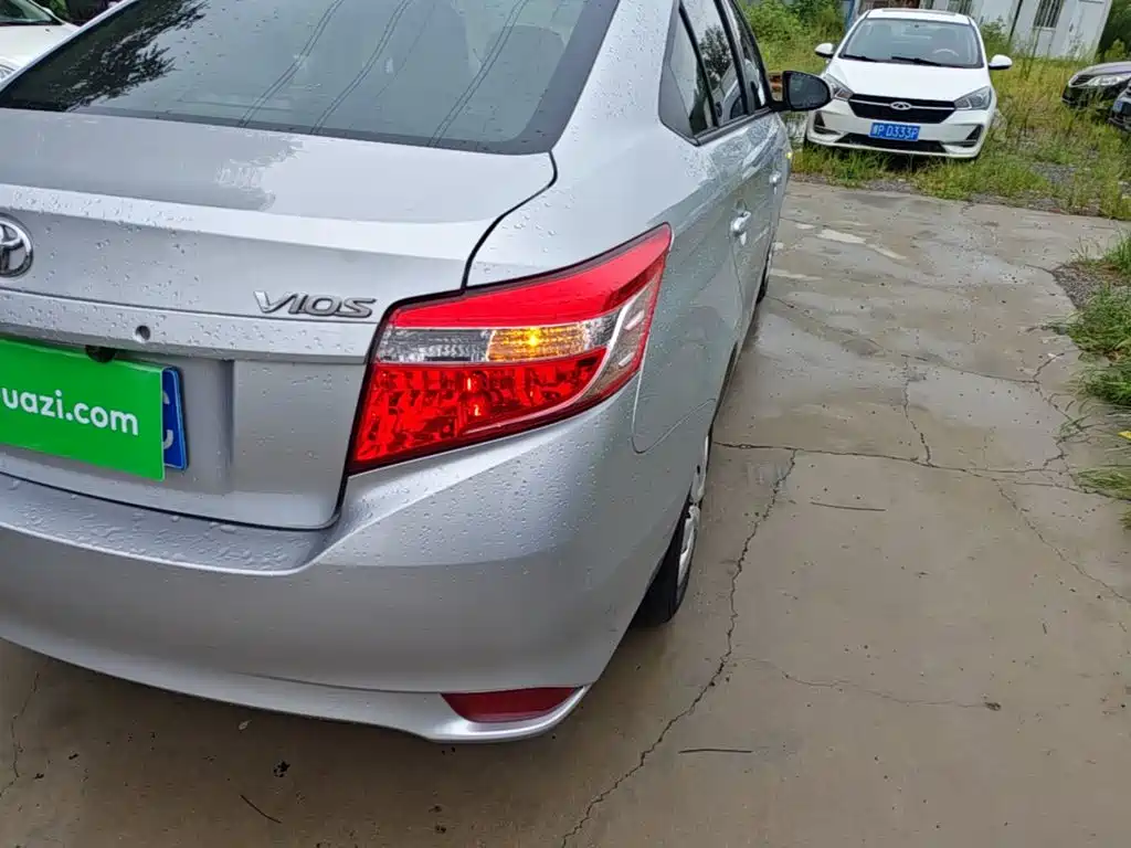 Toyota Vios — миниатюра 8