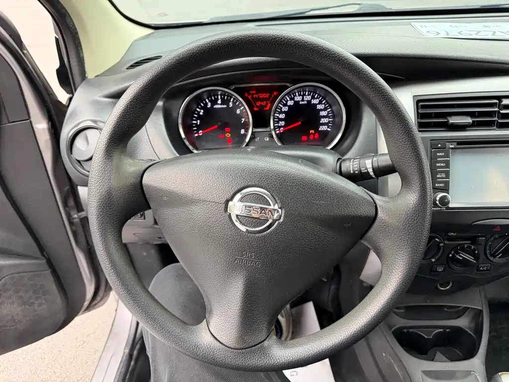 Nissan Livina — миниатюра 15