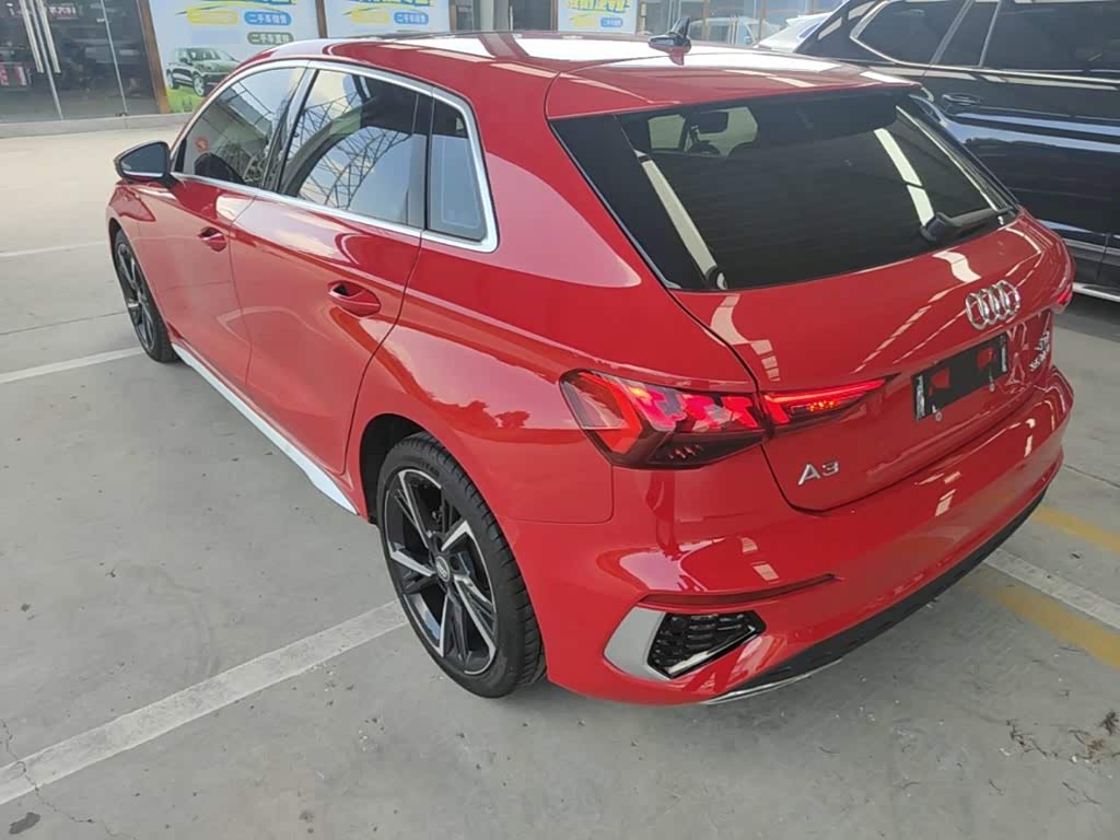 Audi A3 1.4 л 2022 г. красный/фиолетовый, пробег 31700 км