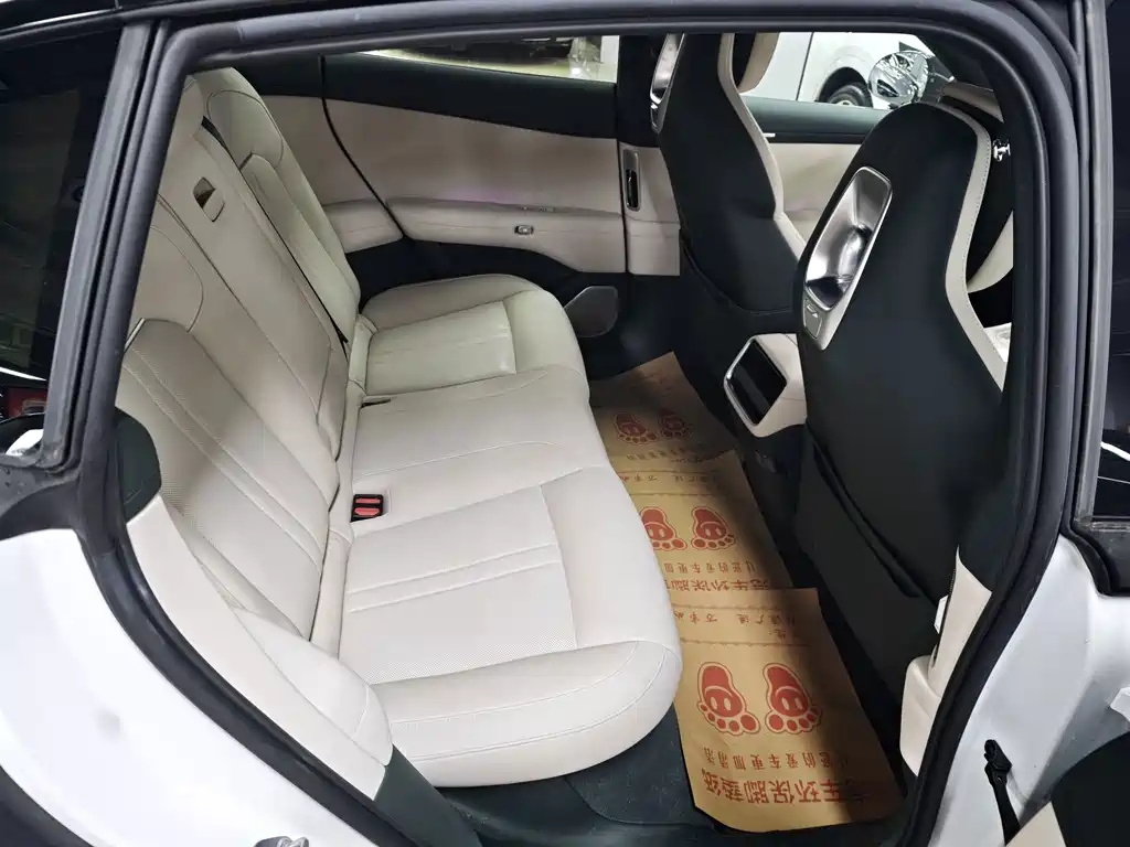 Xiaomi YU7 — миниатюра 13
