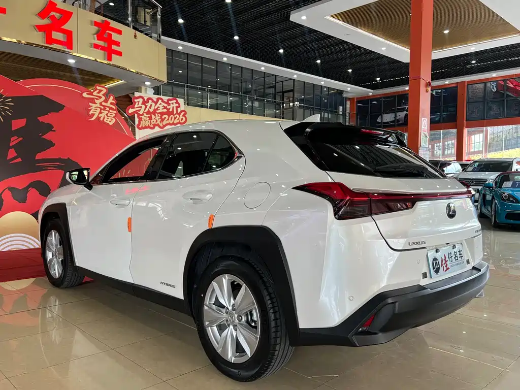 LEXUS UX