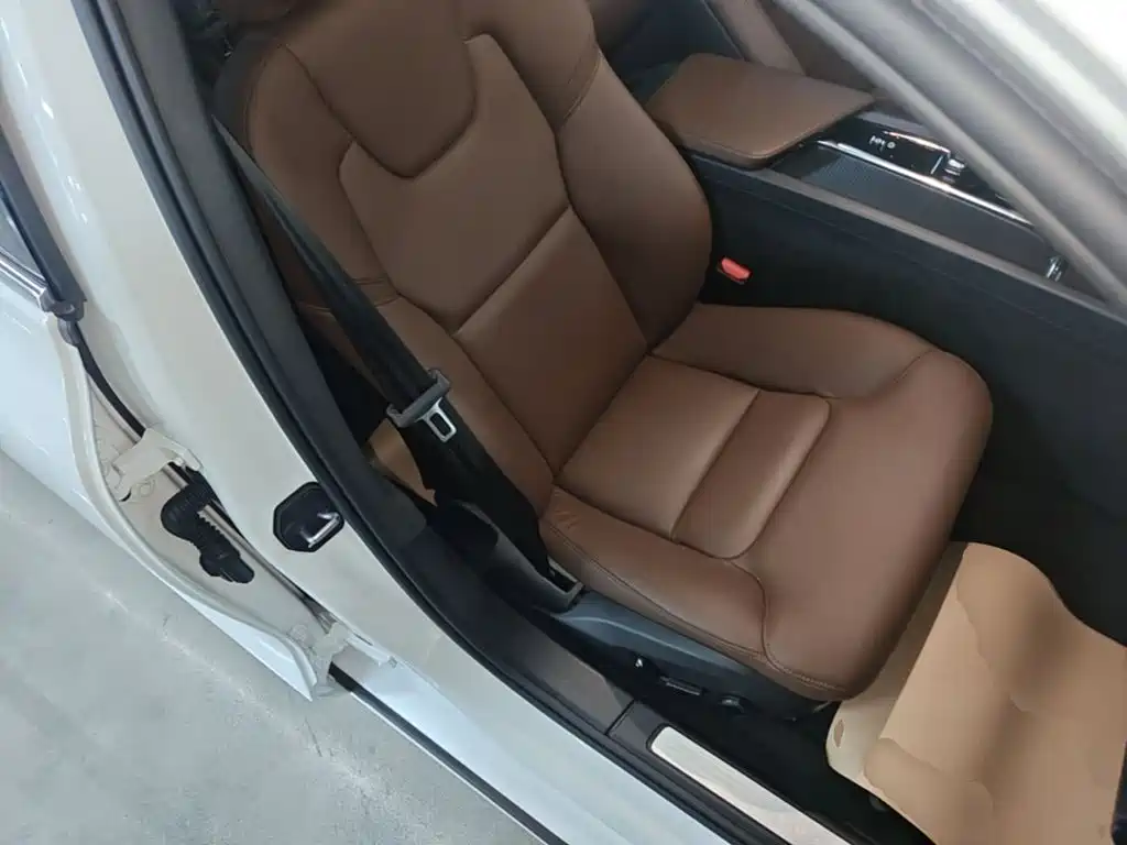 Volvo S60 — миниатюра 25