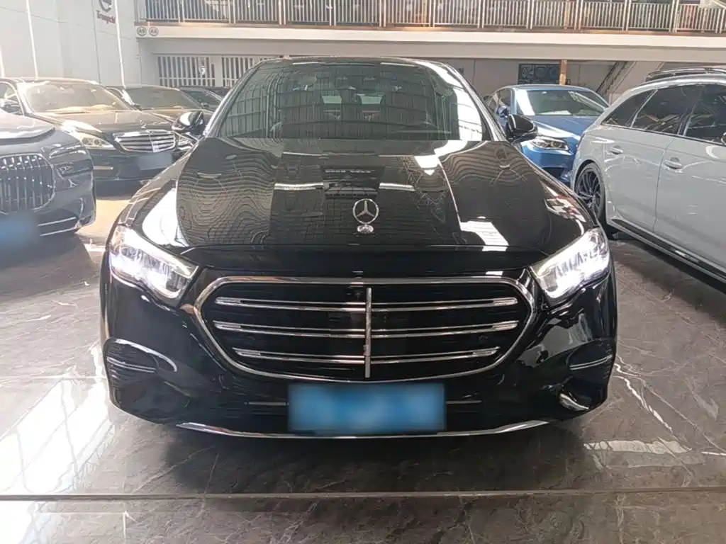 Mercedes-Benz E-Class — миниатюра 3