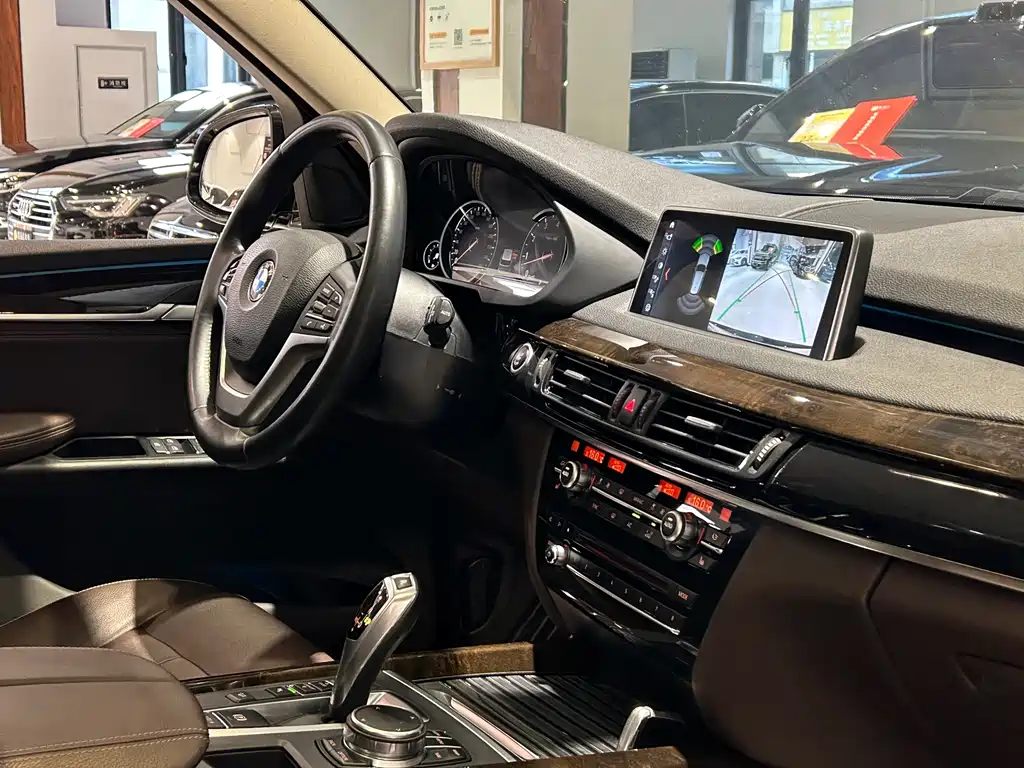 BMW X5 (Import) — миниатюра 24
