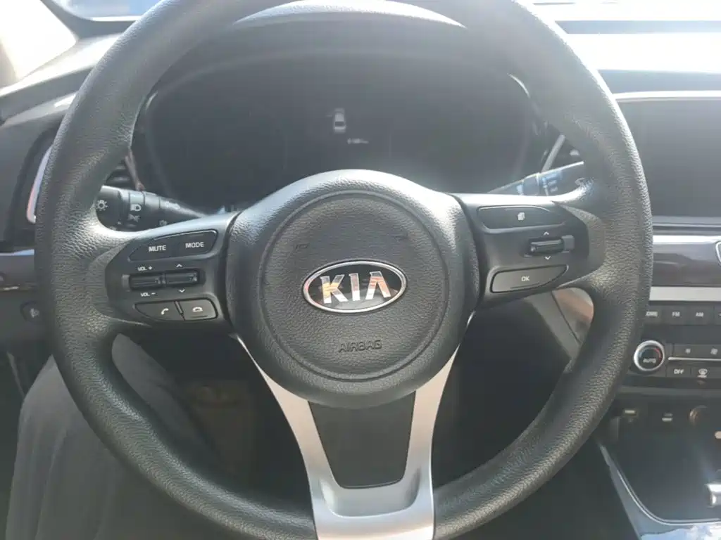 Kia K4 — миниатюра 11