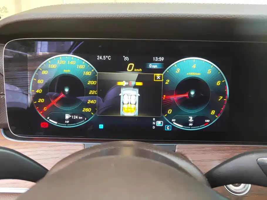 Mercedes-Benz E-Class — миниатюра 14