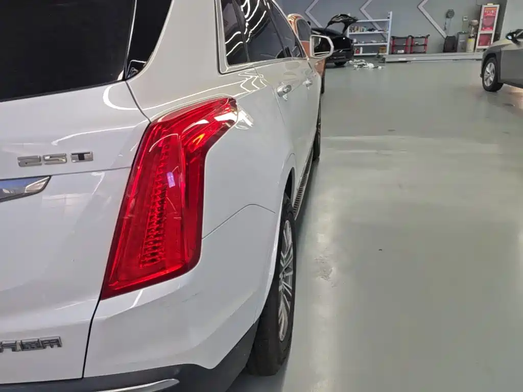 Cadillac XT5 — миниатюра 8