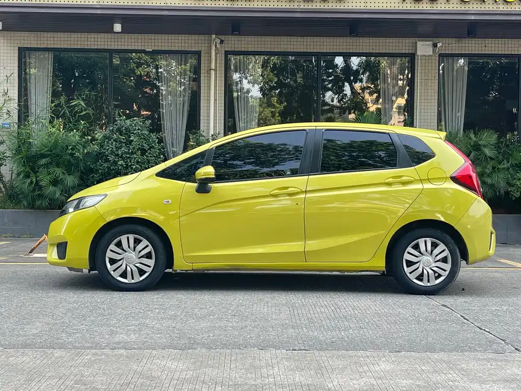 Honda Fit — миниатюра 9