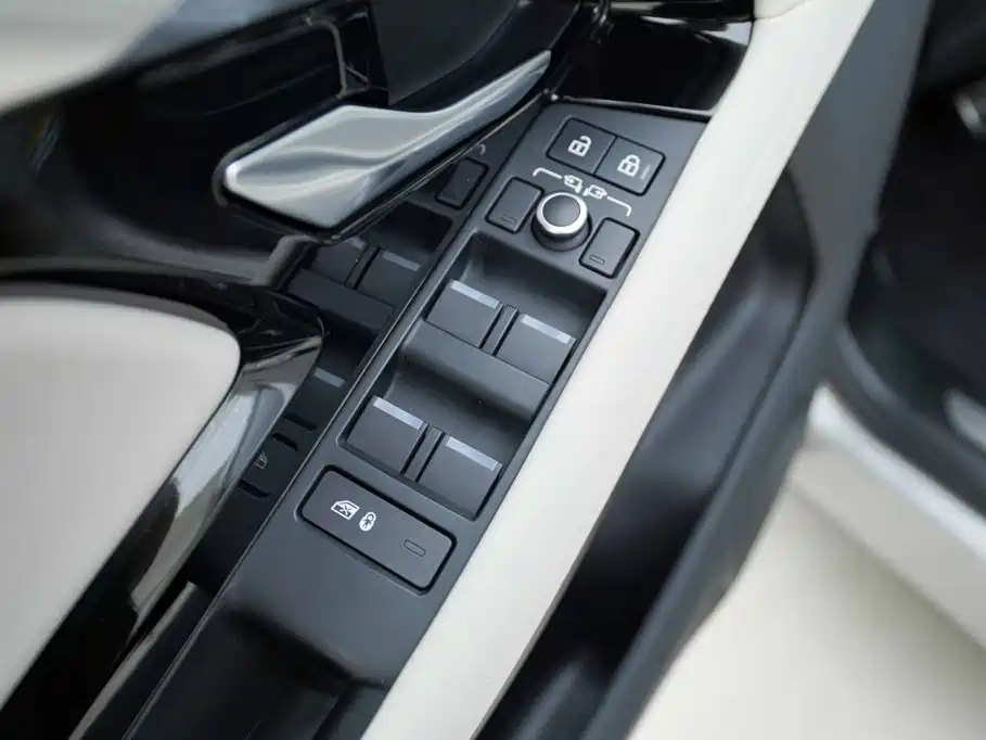 Land Rover Evoque — миниатюра 10